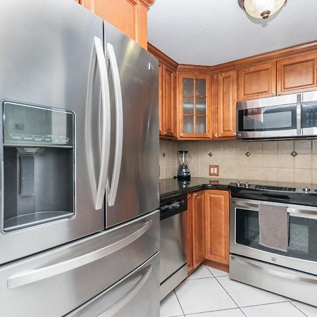 Beautiful 2/2.5 Condo W/Free Parking Fast Wifi Майами Экстерьер фото